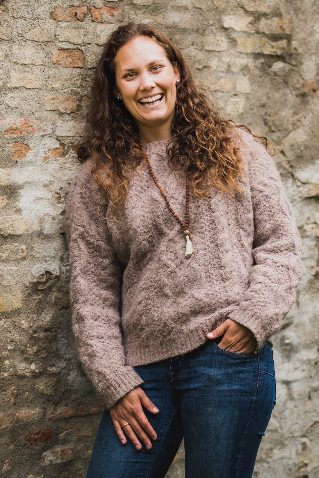 Jordemoder & kommende traume- og familieterapeut Eya